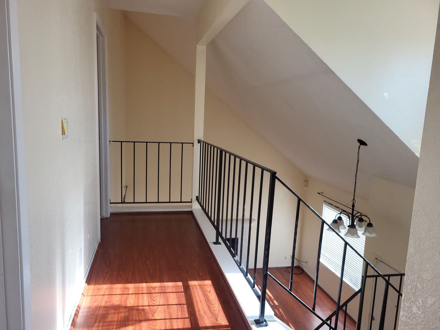 Vallejo House: 125 Serpentine Drive