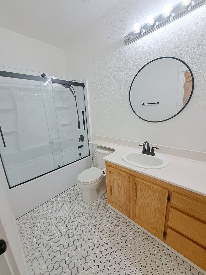 Vacaville House: 472 Somerville Circle
