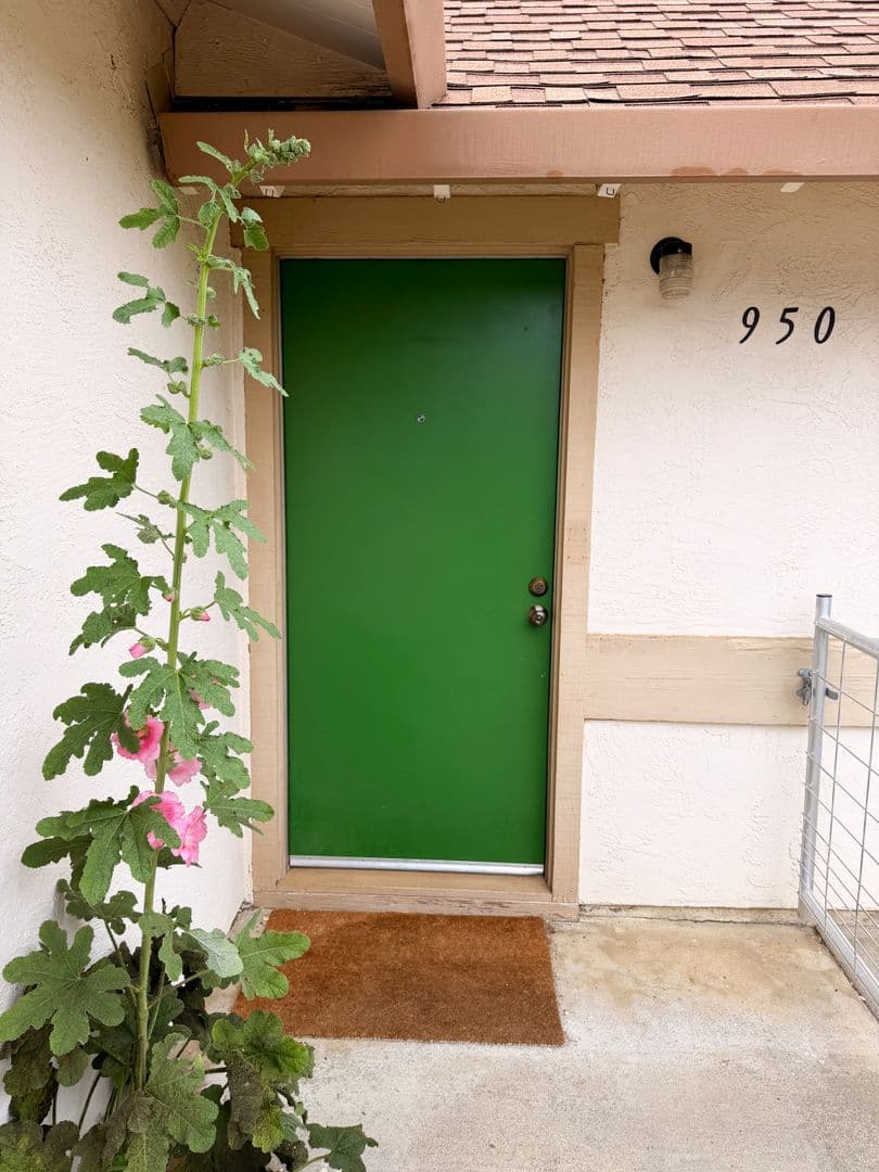 Dixon House: 950 Pembroke Way