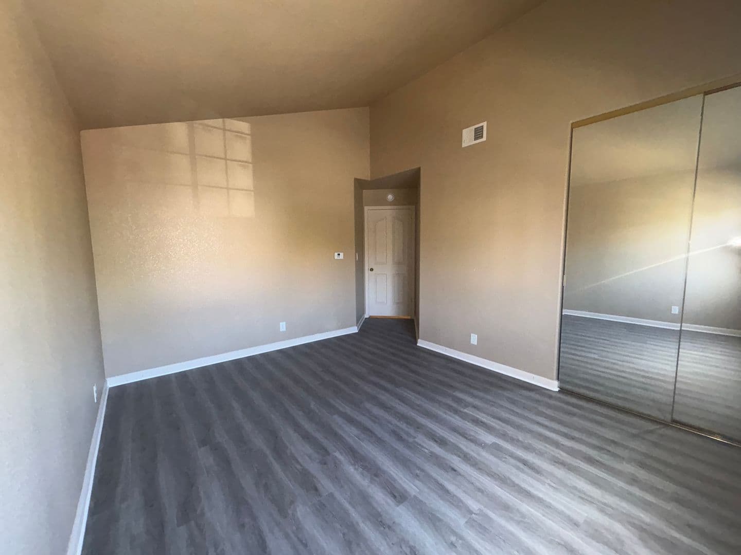 Fairfield House: 3426 Glen Ellen Dr