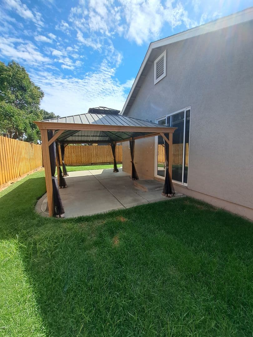 Vacaville House: 472 Somerville Circle