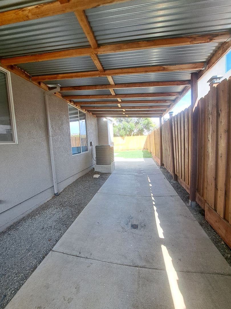 Vacaville House: 472 Somerville Circle