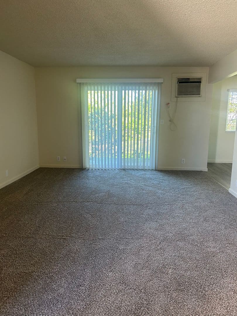 Fairfield Apartment: 708-716-760-766 E. TABOR AVE