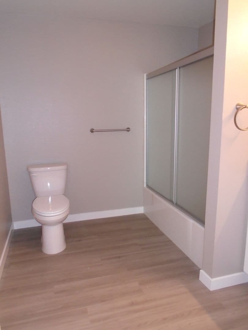 Vallejo Apartment: 2401 Broadway Street