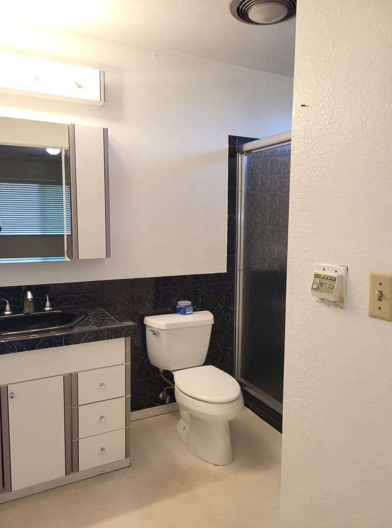 Vallejo House: 125 Serpentine Drive
