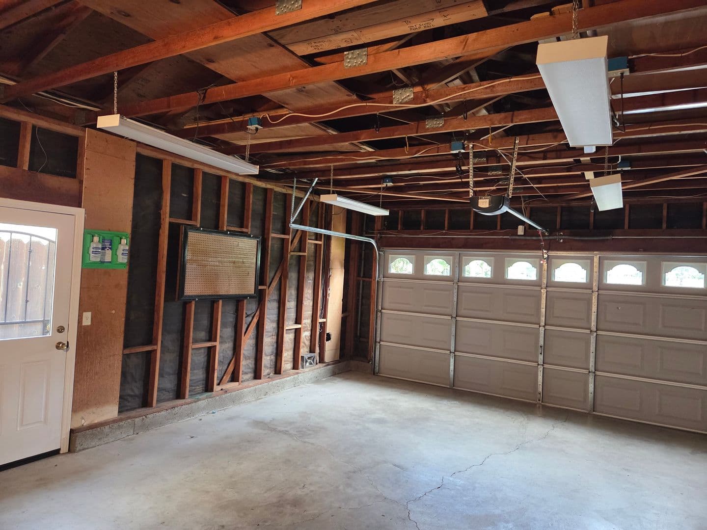 Fairfield House: 2827 Owens St