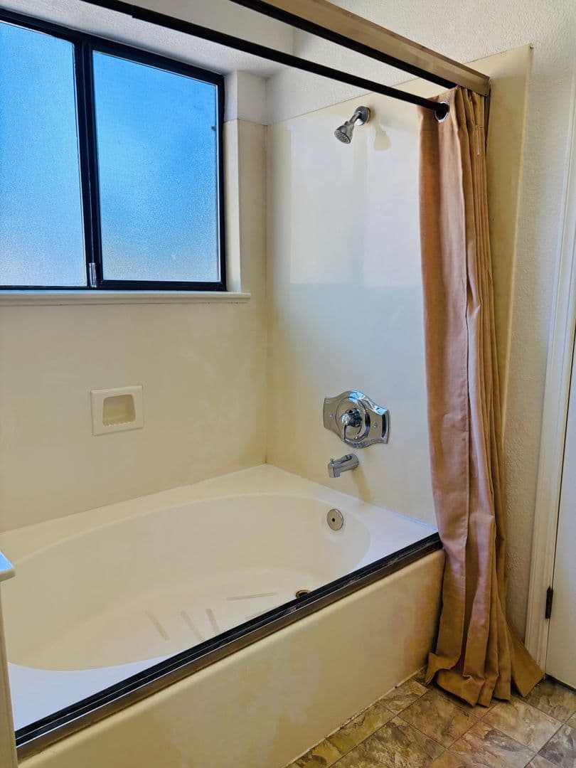 Fairfield House: 2444 Mainsail Ct.