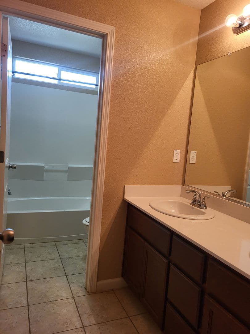 Fairfield House: 3891 Danbury Way