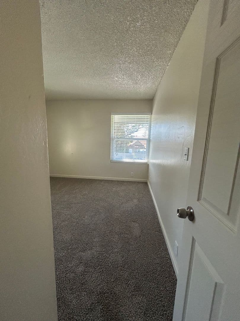 Fairfield Apartment: 708-716-760-766 E. TABOR AVE