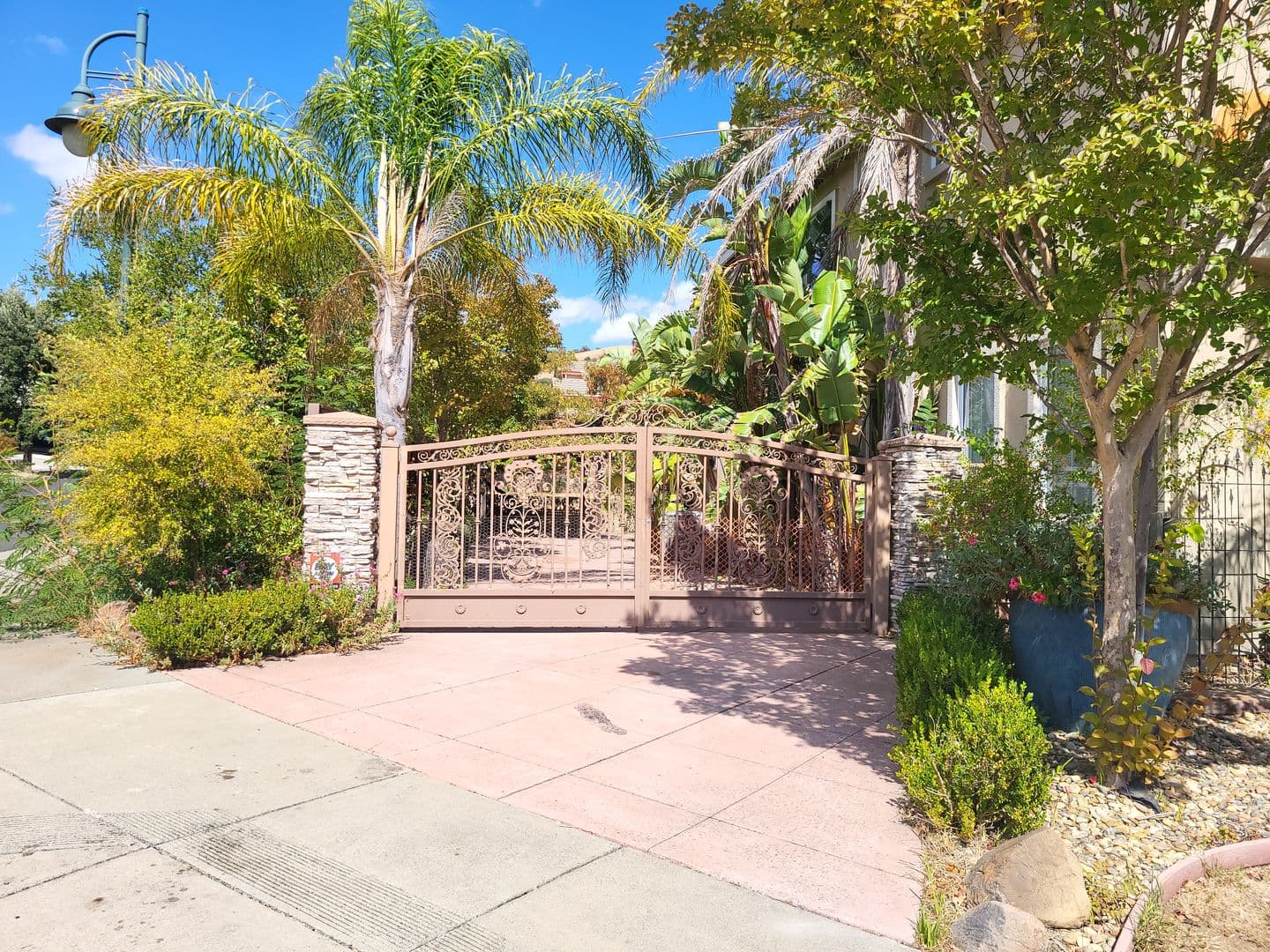 Fairfield House: 3891 Danbury Way