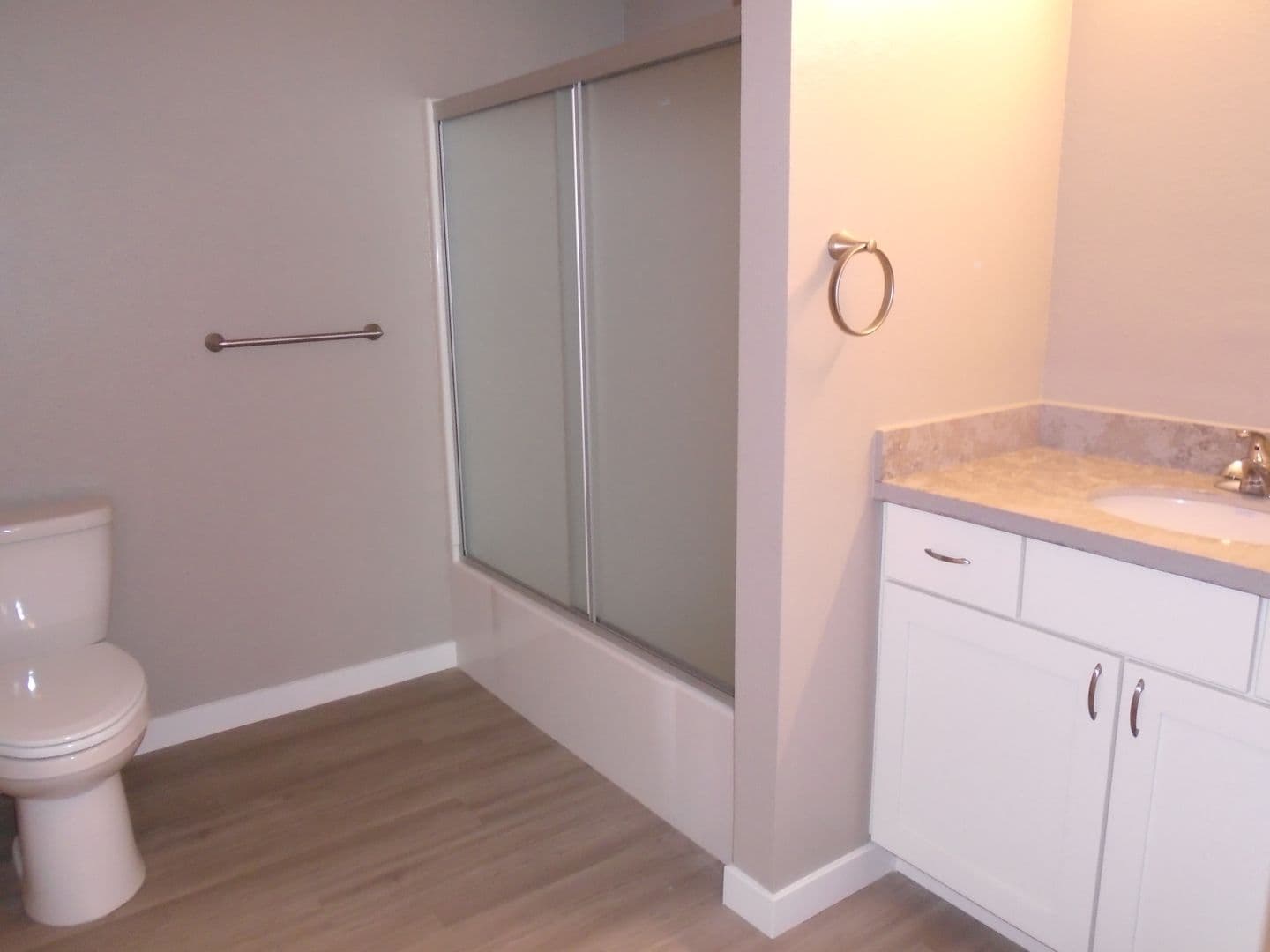 Vallejo Apartment: 2401 Broadway Street