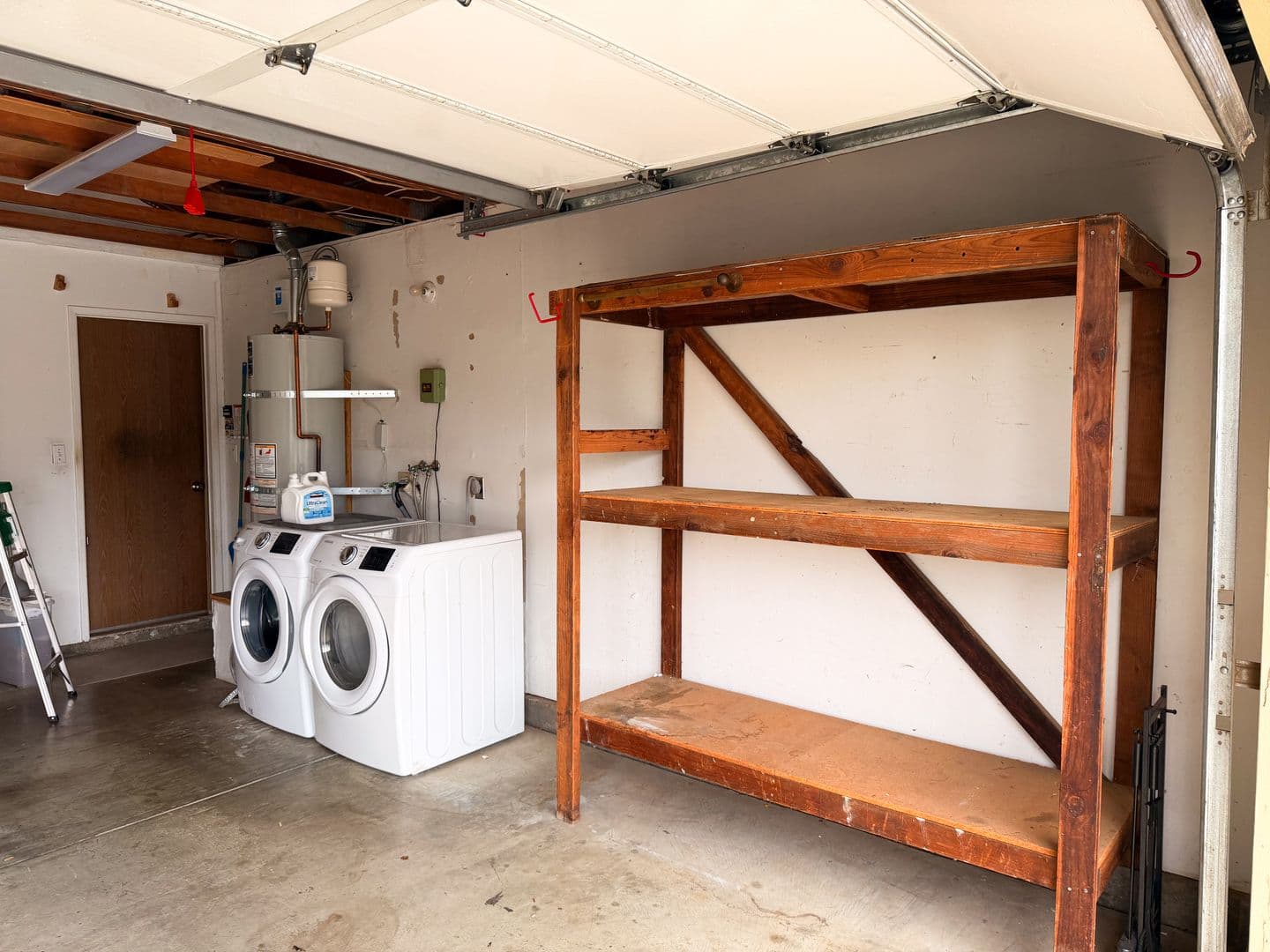 Dixon House: 950 Pembroke Way