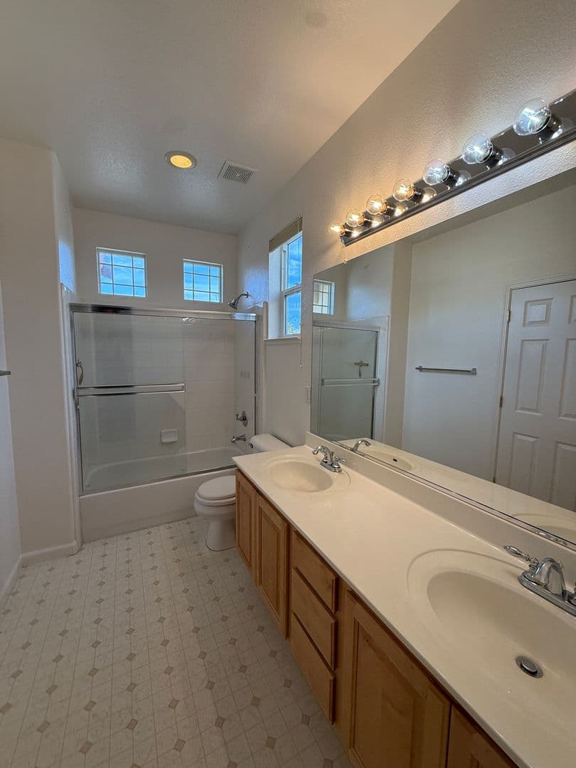 Fairfield House: 2429 Flatley Circle