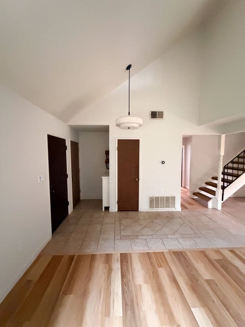 Dixon House: 950 Pembroke Way
