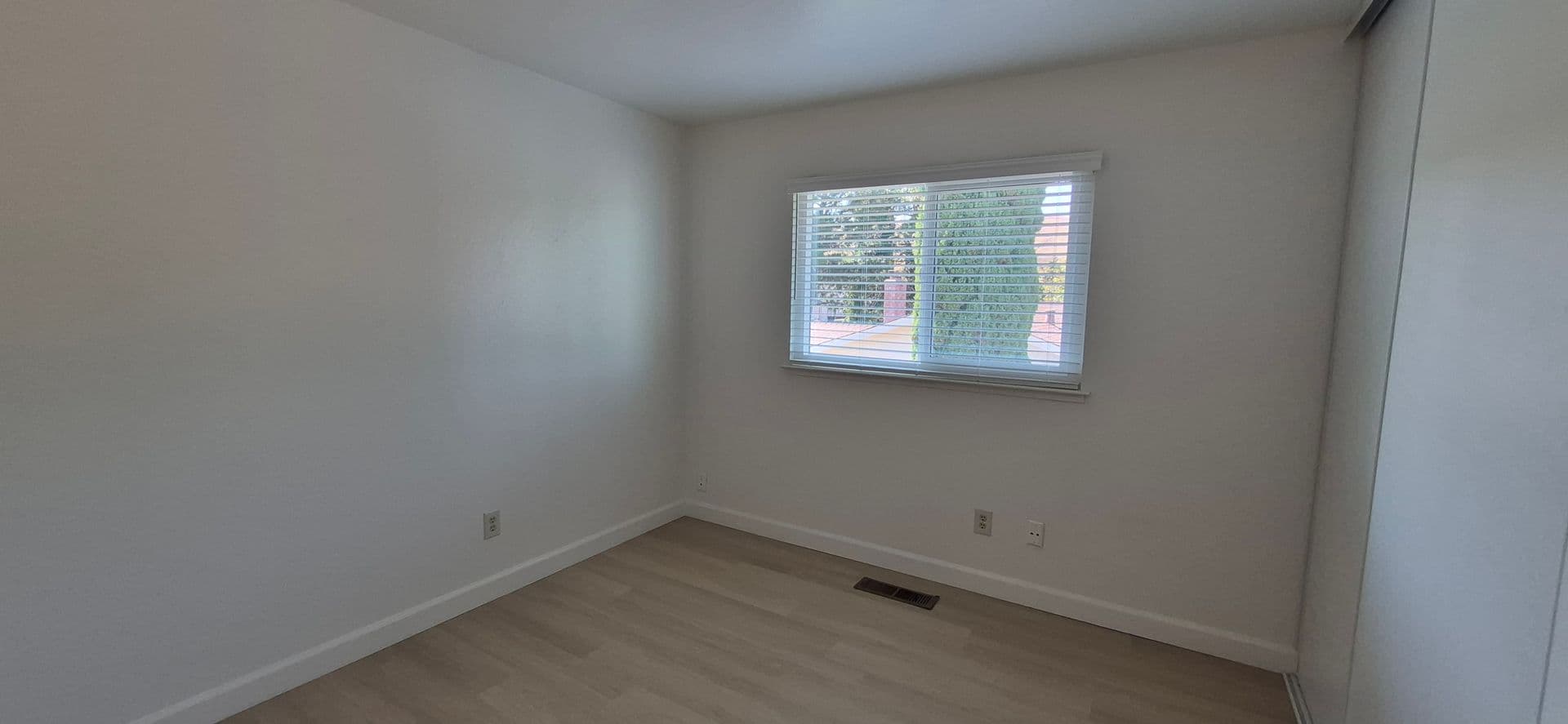 Fairfield House: 5023 Oakbrook Cir