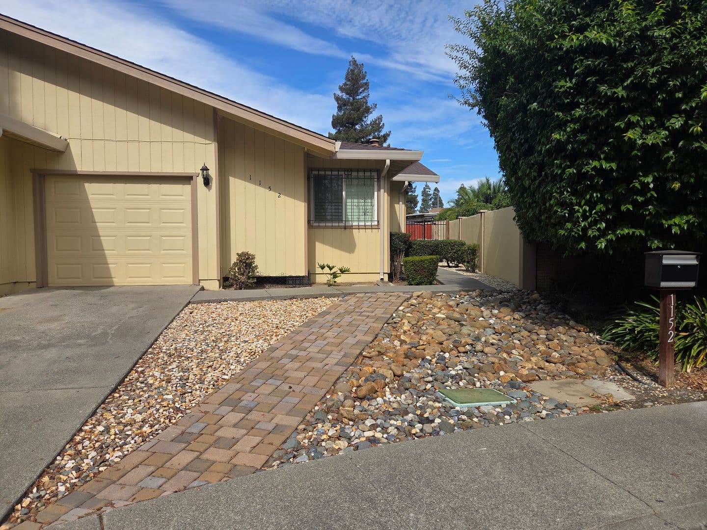 Fairfield House: 1152 Frost Pl