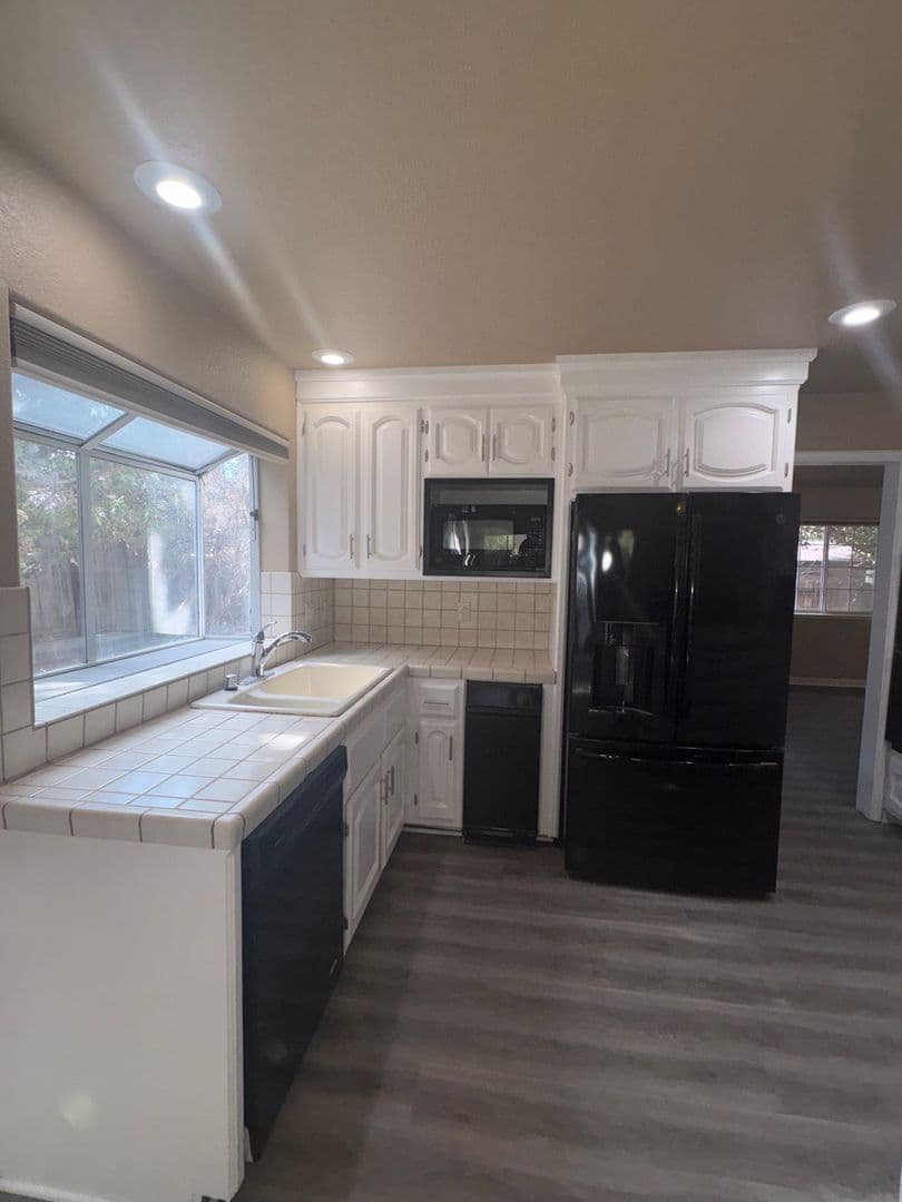 Fairfield House: 3426 Glen Ellen Dr