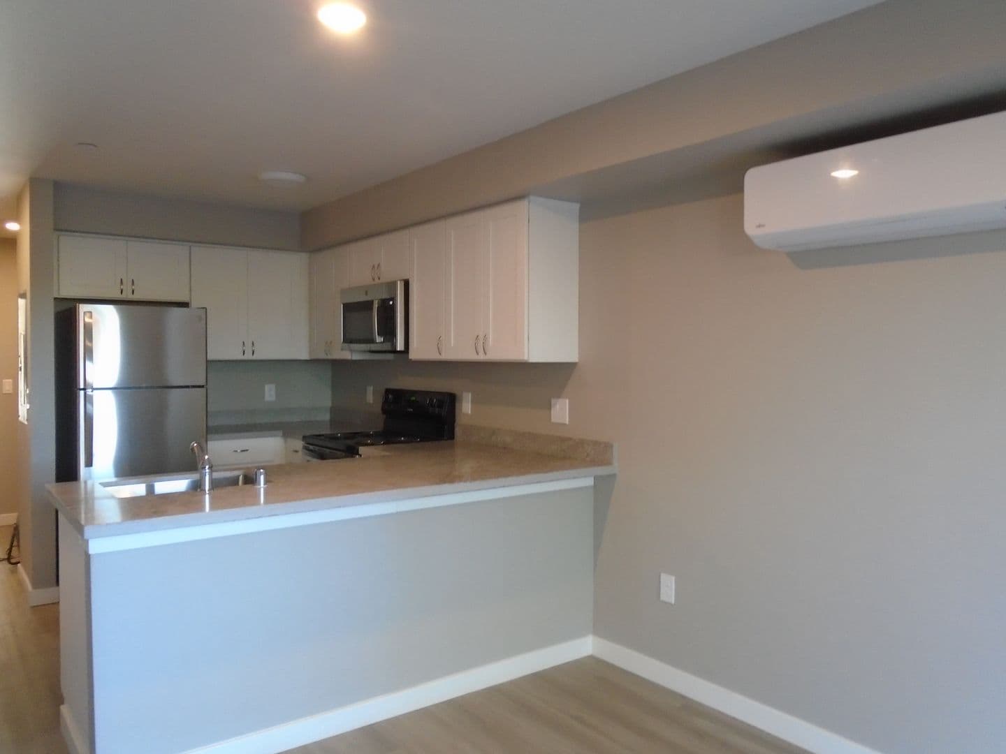 Vallejo Apartment: 2401 Broadway Street