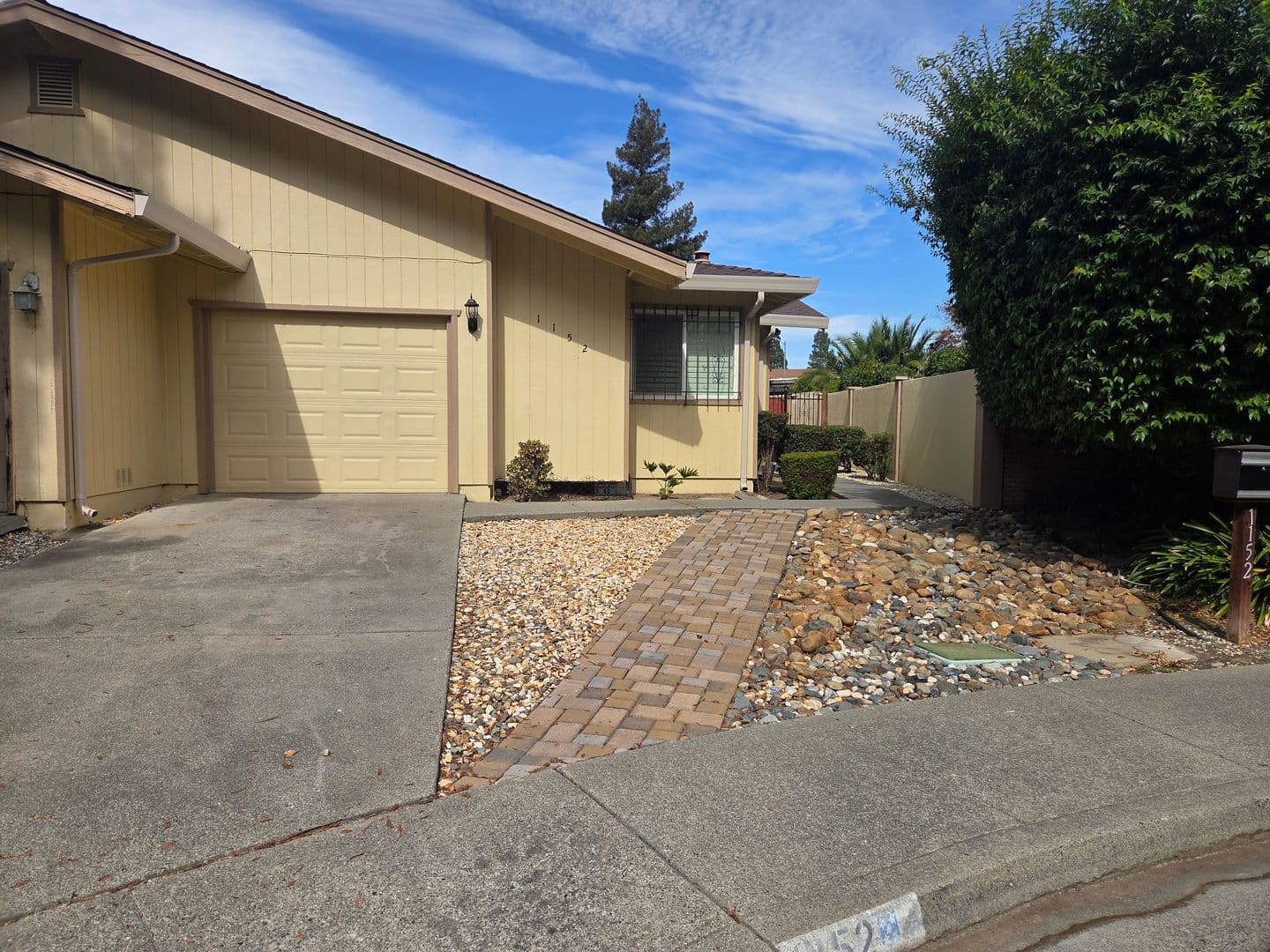 Fairfield House: 1152 Frost Pl