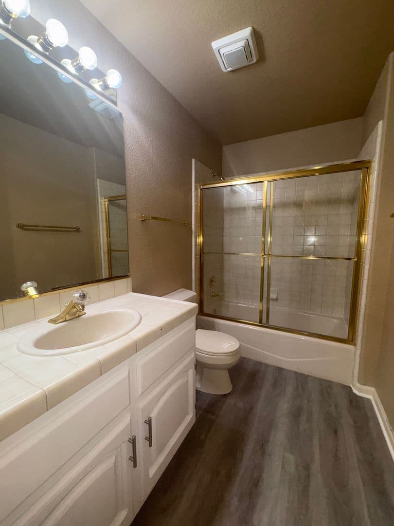 Fairfield House: 3426 Glen Ellen Dr