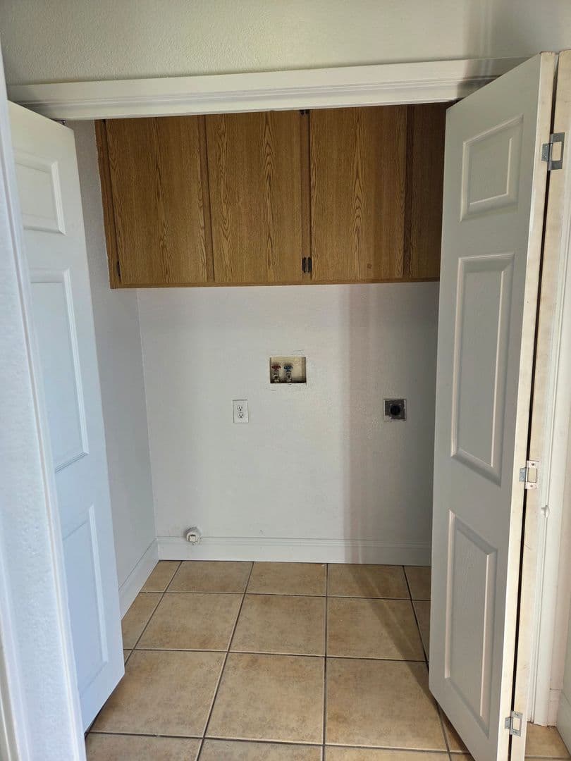 Fairfield House: 1941 Grande Cir. #1