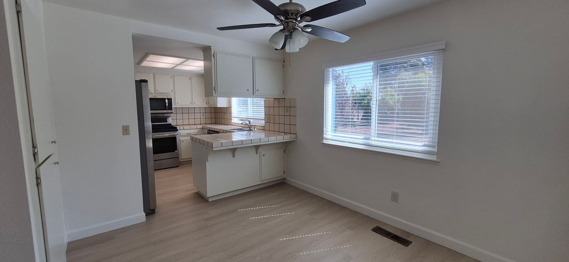 Fairfield House: 5023 Oakbrook Cir