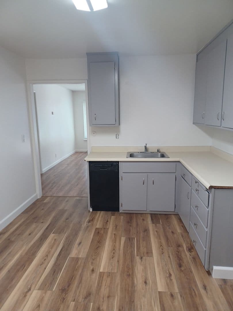 Fairfield Apartment: 181-191-205-207-209-211 Pacific Ave.