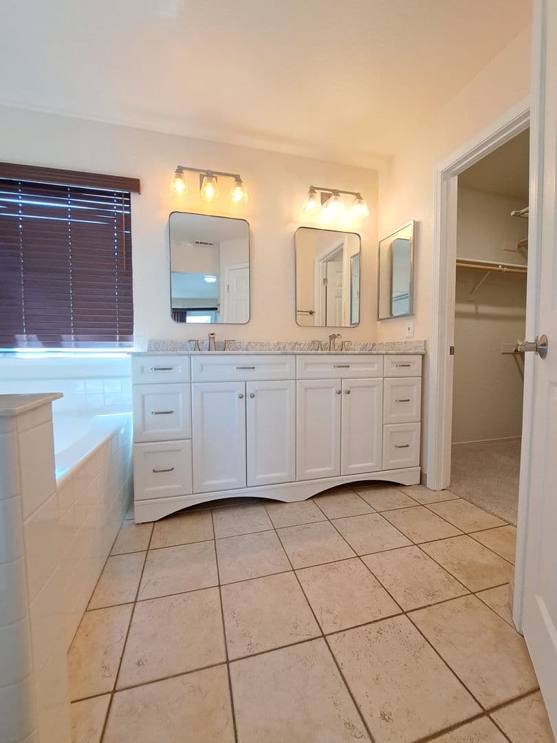 Vacaville House: 354 Bradley Dr.