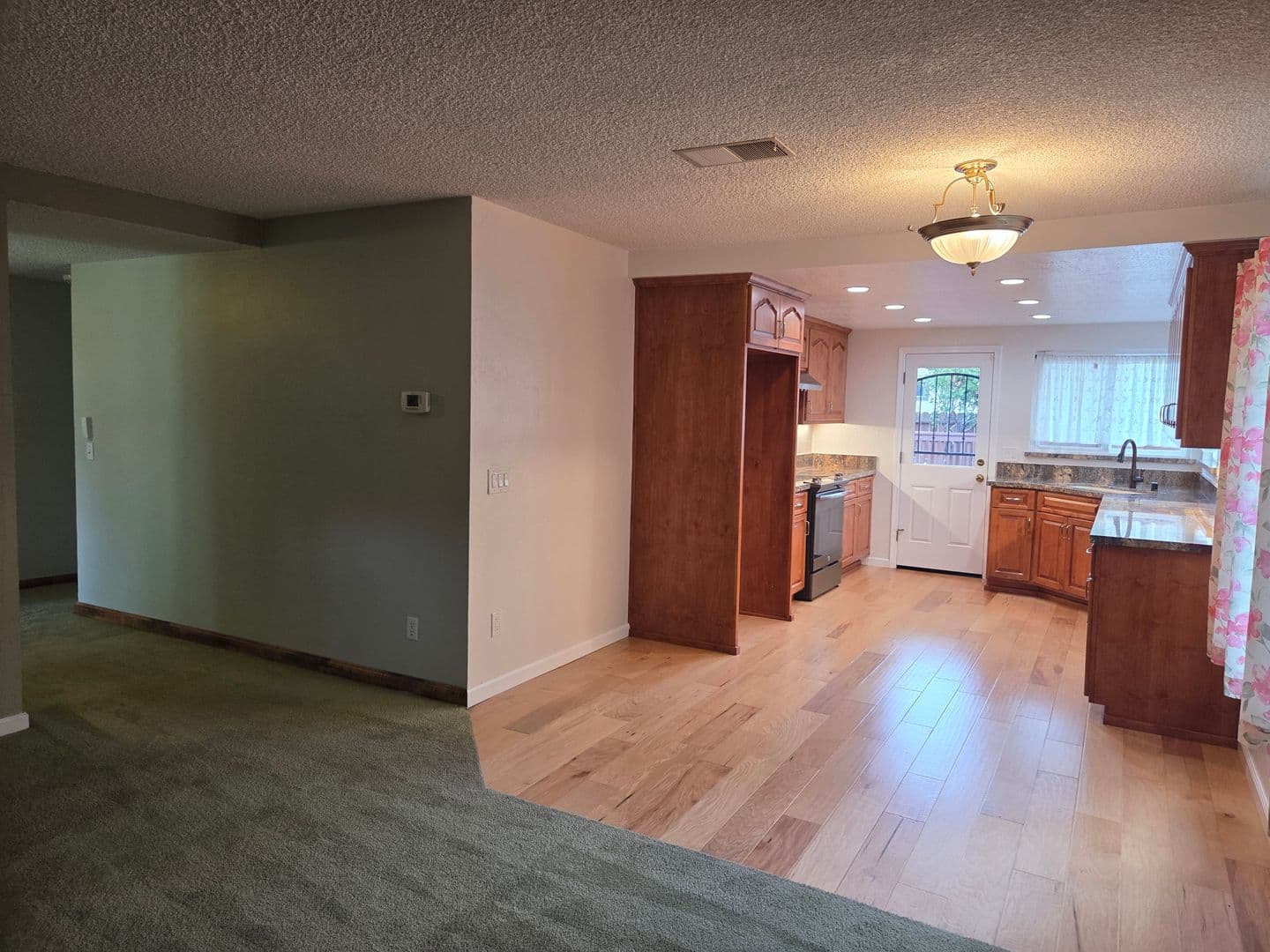 Fairfield House: 2827 Owens St