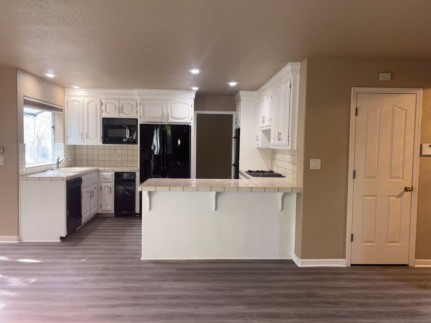 Fairfield House: 3426 Glen Ellen Dr
