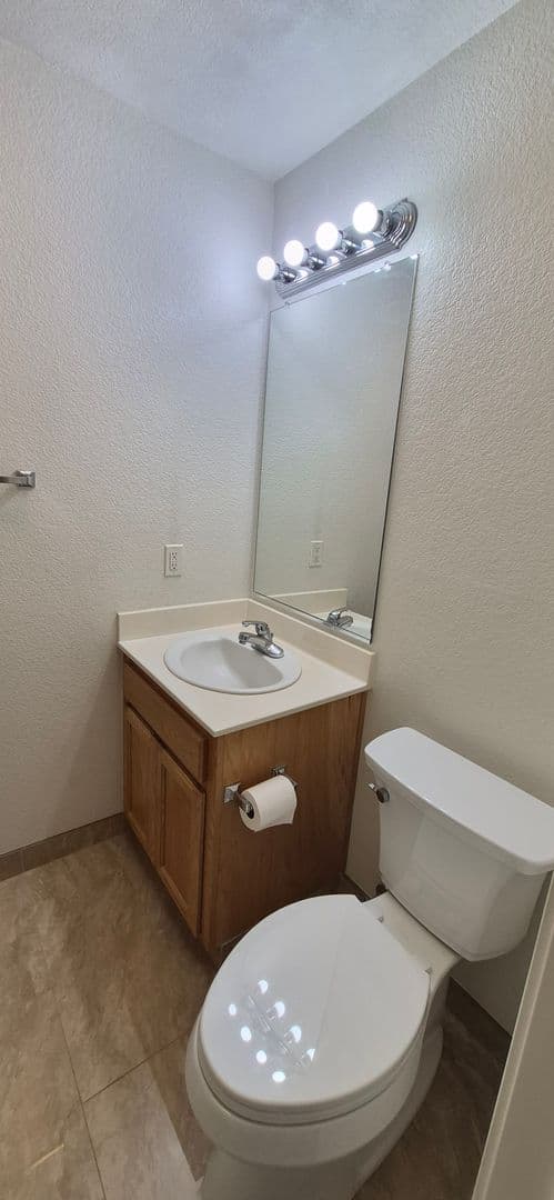 Dixon House: 2080 Mariposa Drive