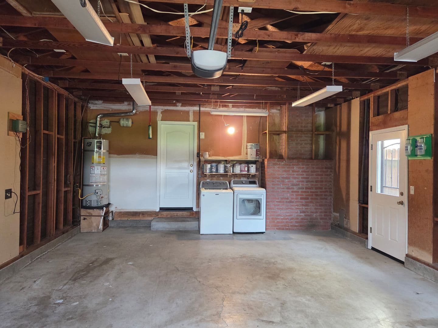 Fairfield House: 2827 Owens St