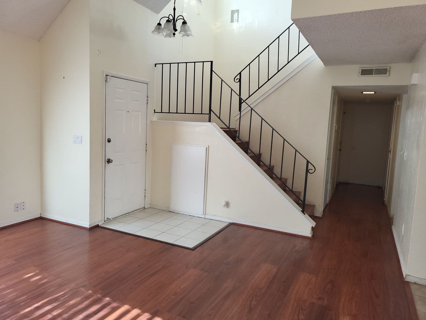 Vallejo House: 125 Serpentine Drive