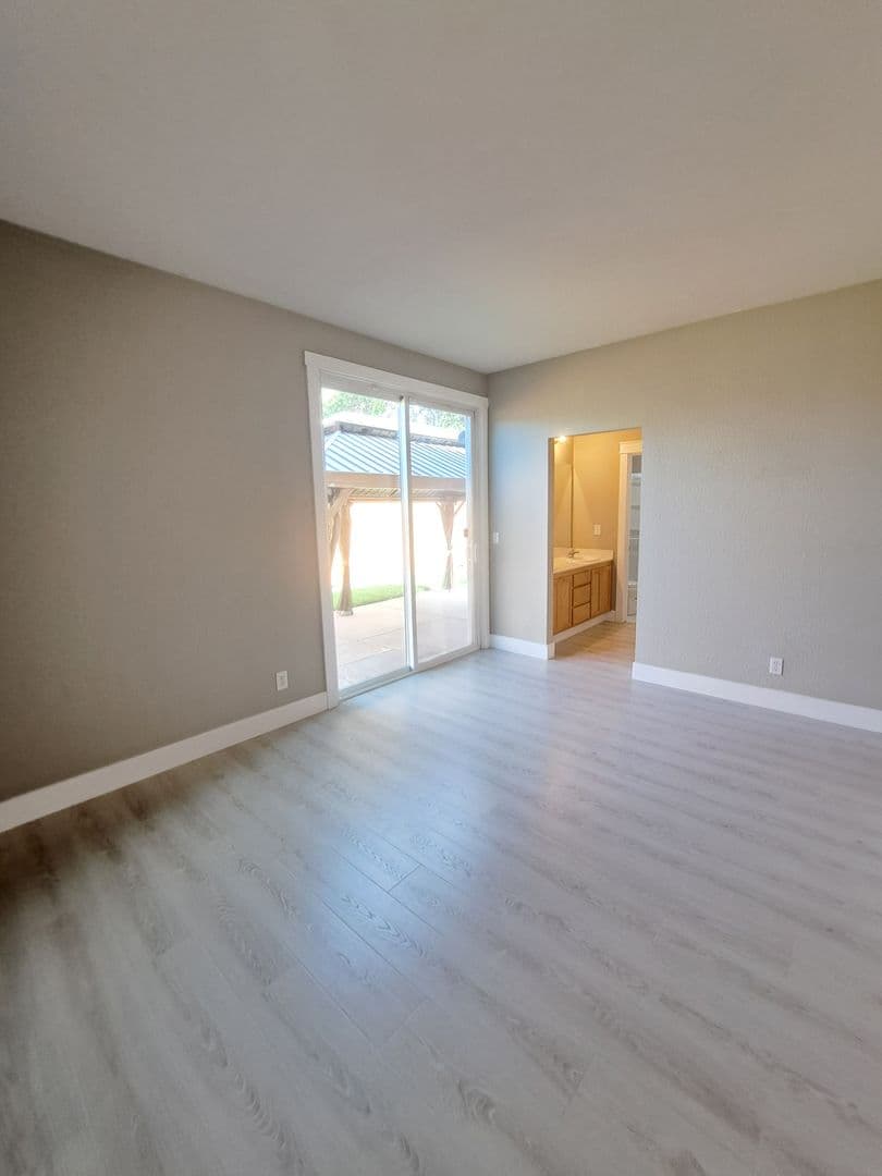 Vacaville House: 472 Somerville Circle
