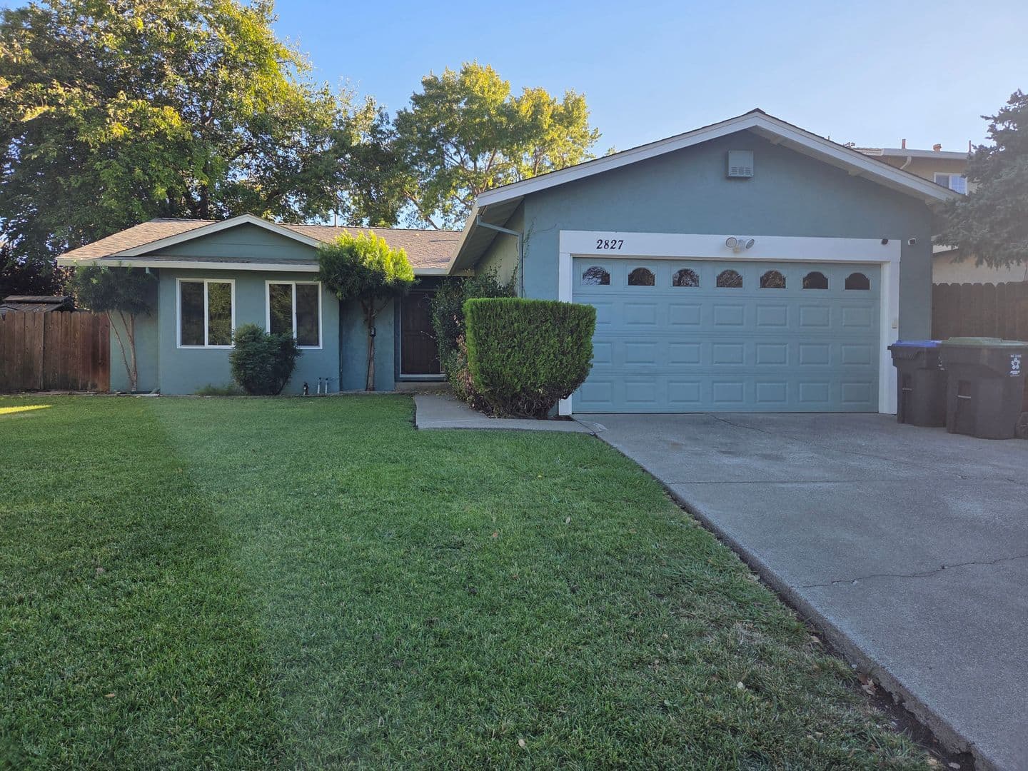 Fairfield House: 2827 Owens St