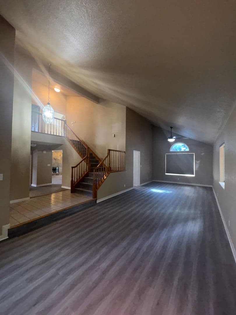 Fairfield House: 3426 Glen Ellen Dr