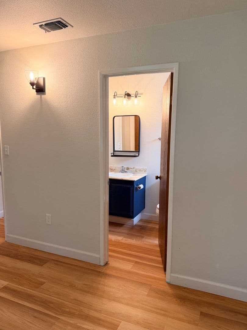 Dixon House: 950 Pembroke Way