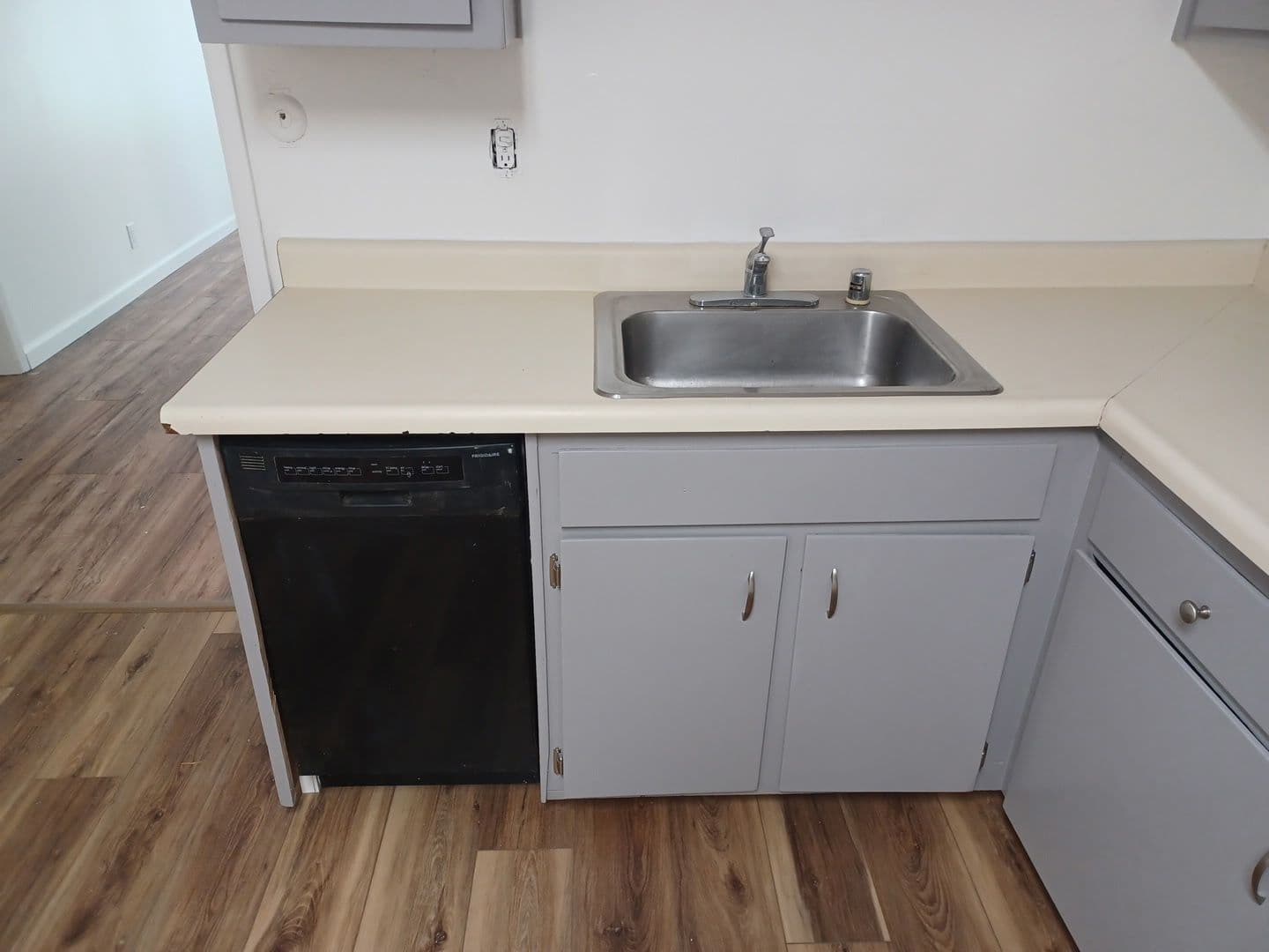 Fairfield Apartment: 181-191-205-207-209-211 Pacific Ave.