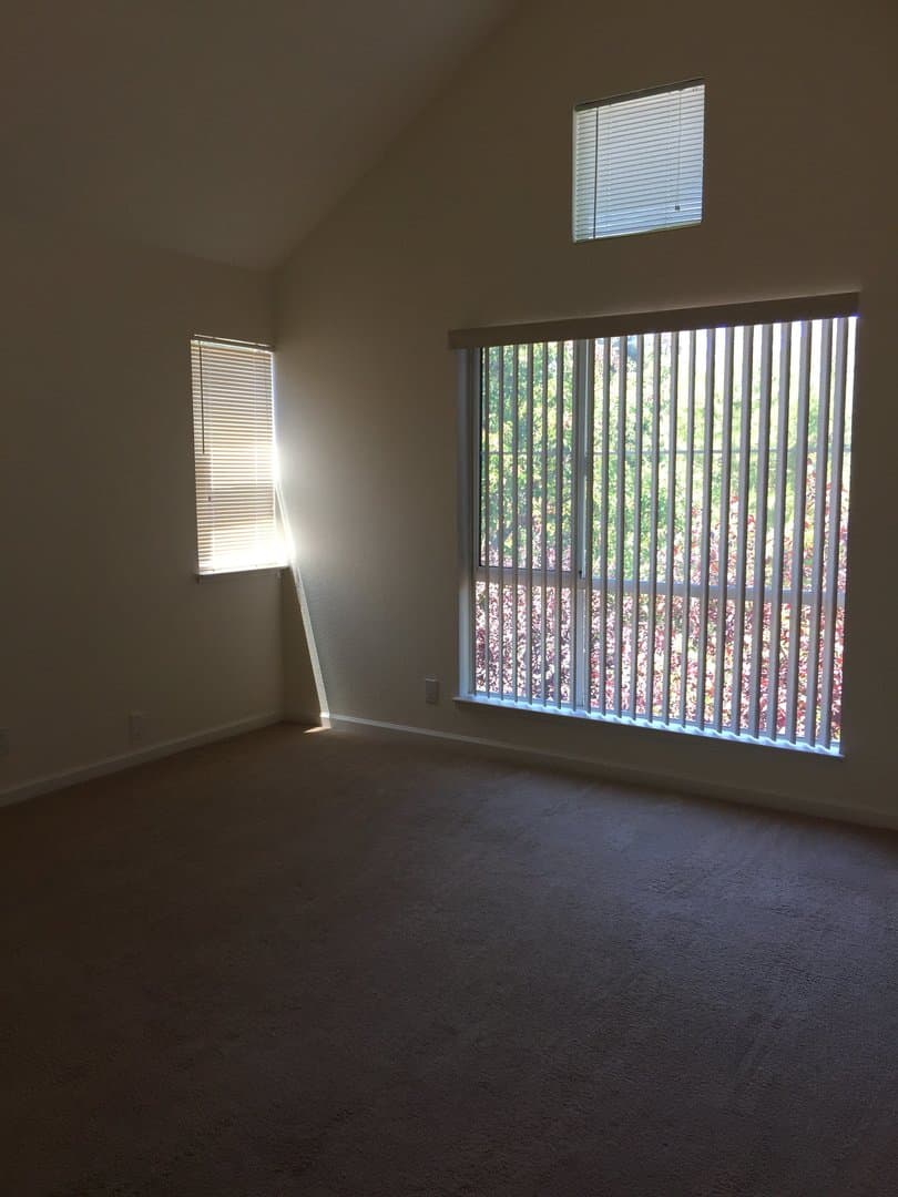 Vallejo House: 136 Ruby Ln