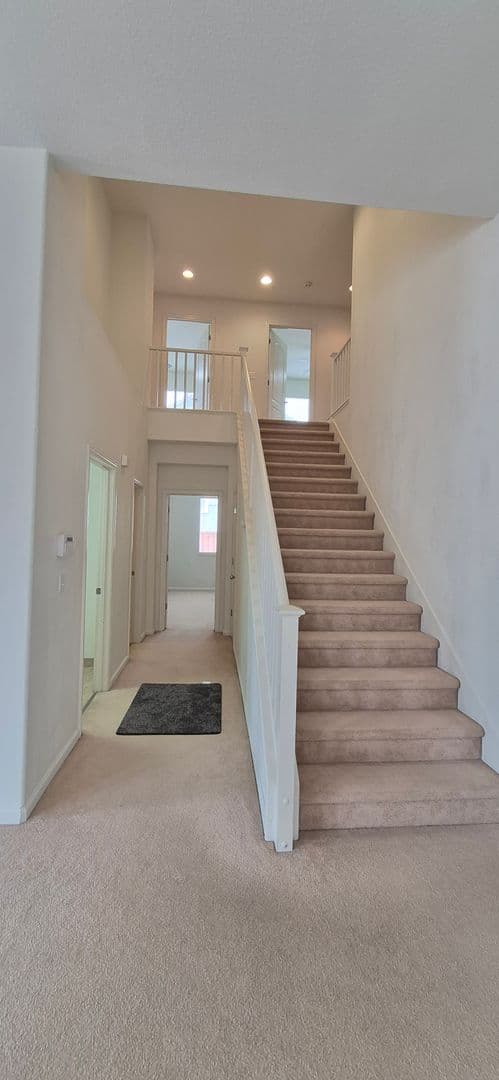 Dixon House: 2080 Mariposa Drive