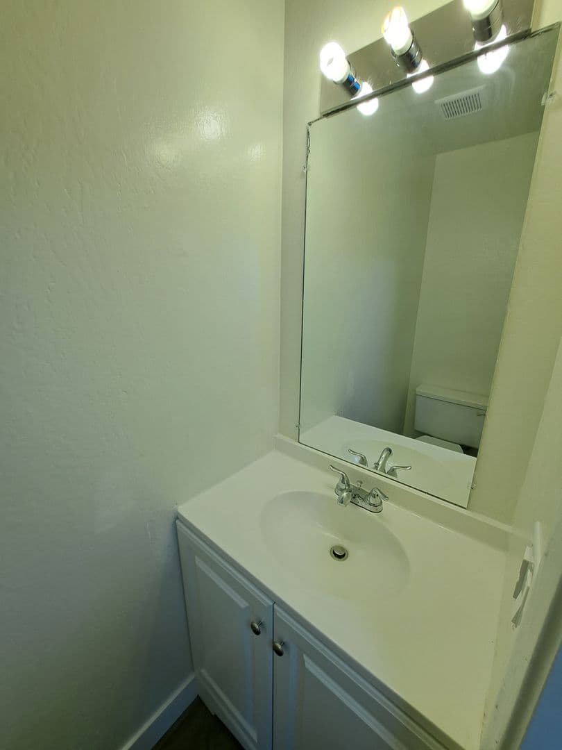 Fairfield House: 145 Del Rey Ct