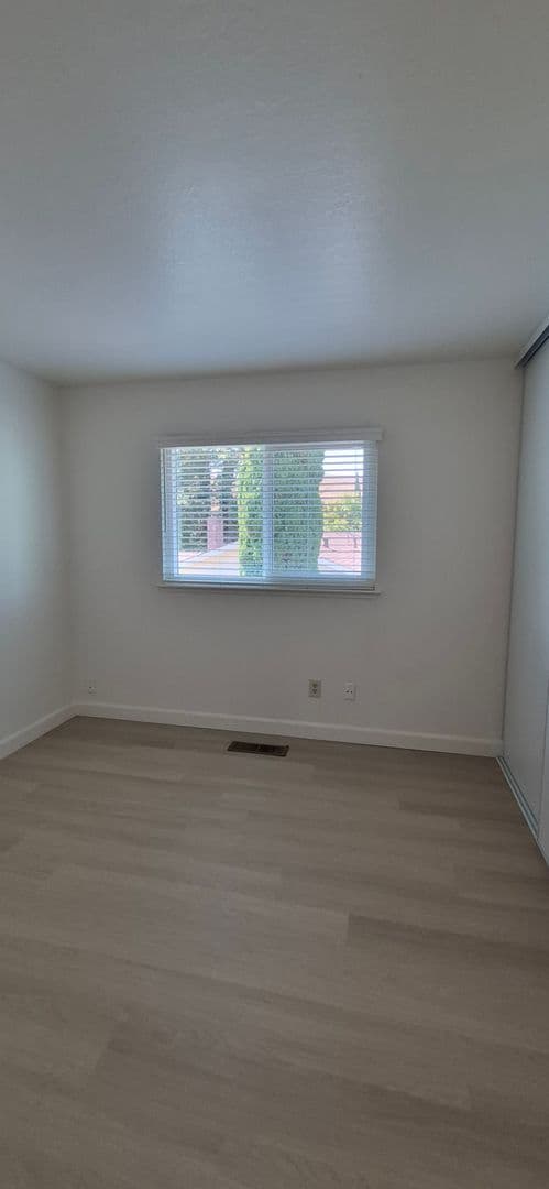 Fairfield House: 5023 Oakbrook Cir