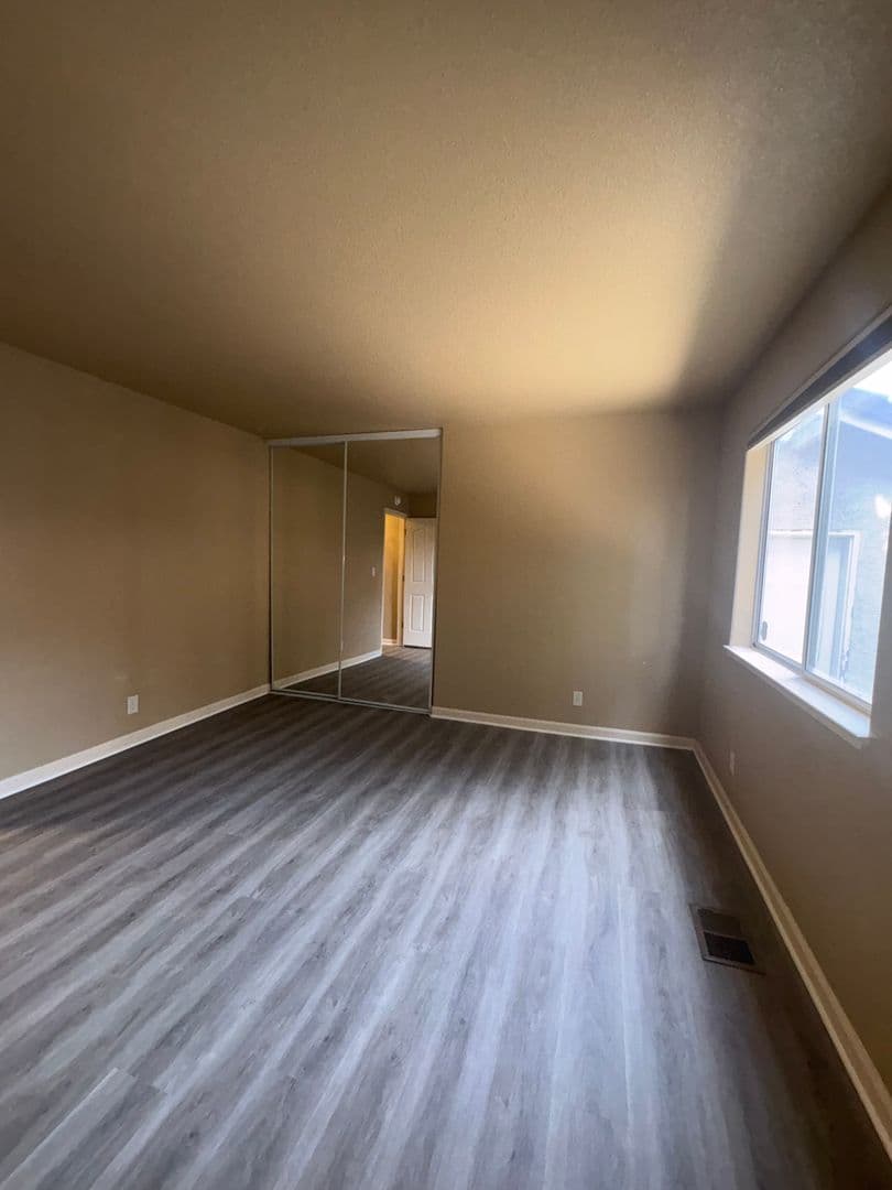 Fairfield House: 3426 Glen Ellen Dr