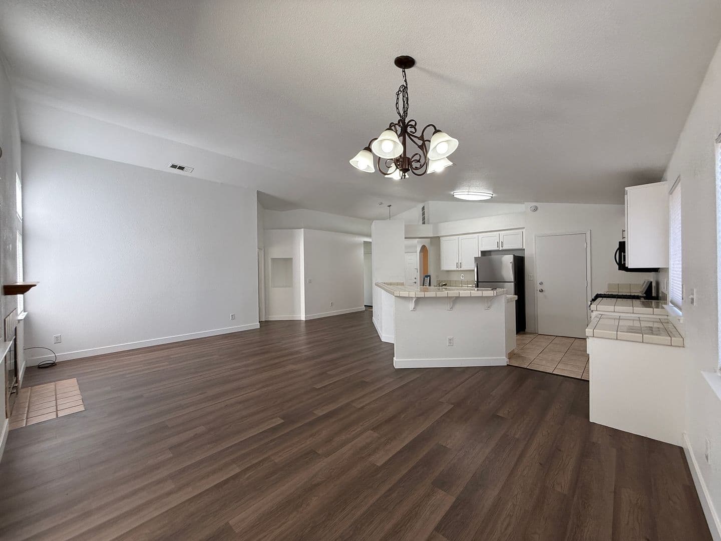 Dixon House: 1030 Windmill Dr