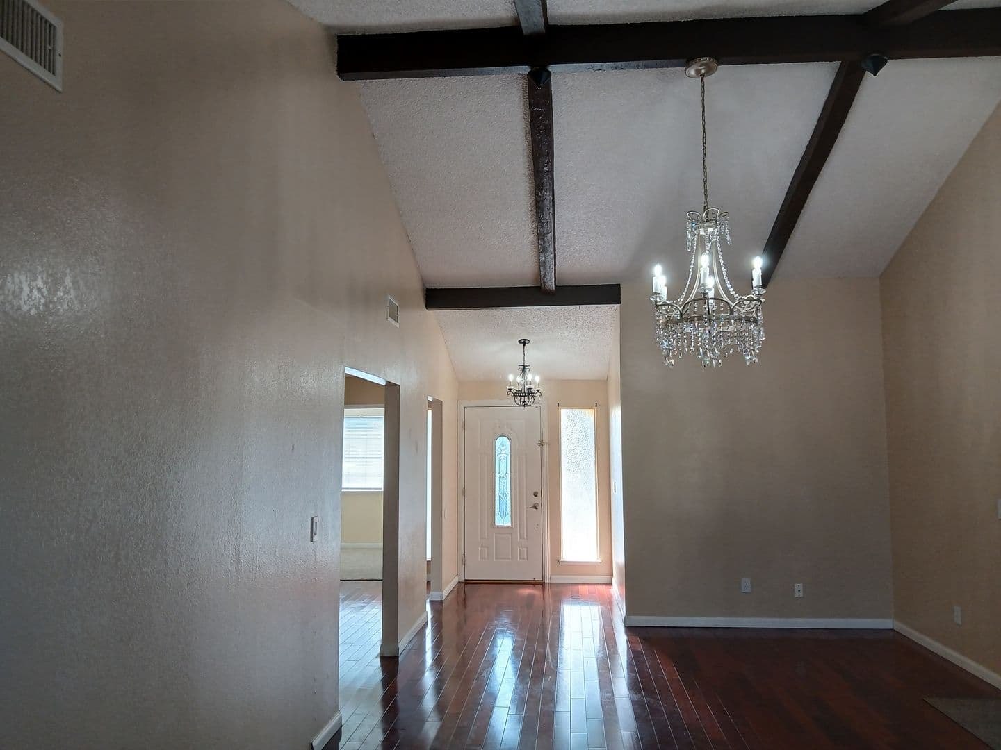 Vallejo House: 400 Mokelumne Drive