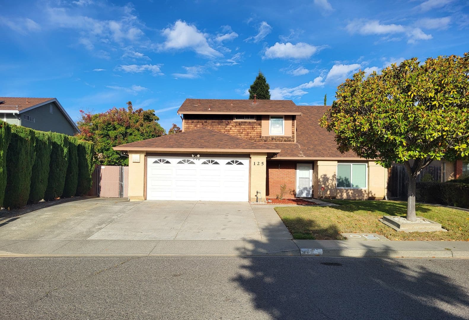 Vallejo House: 125 Serpentine Drive