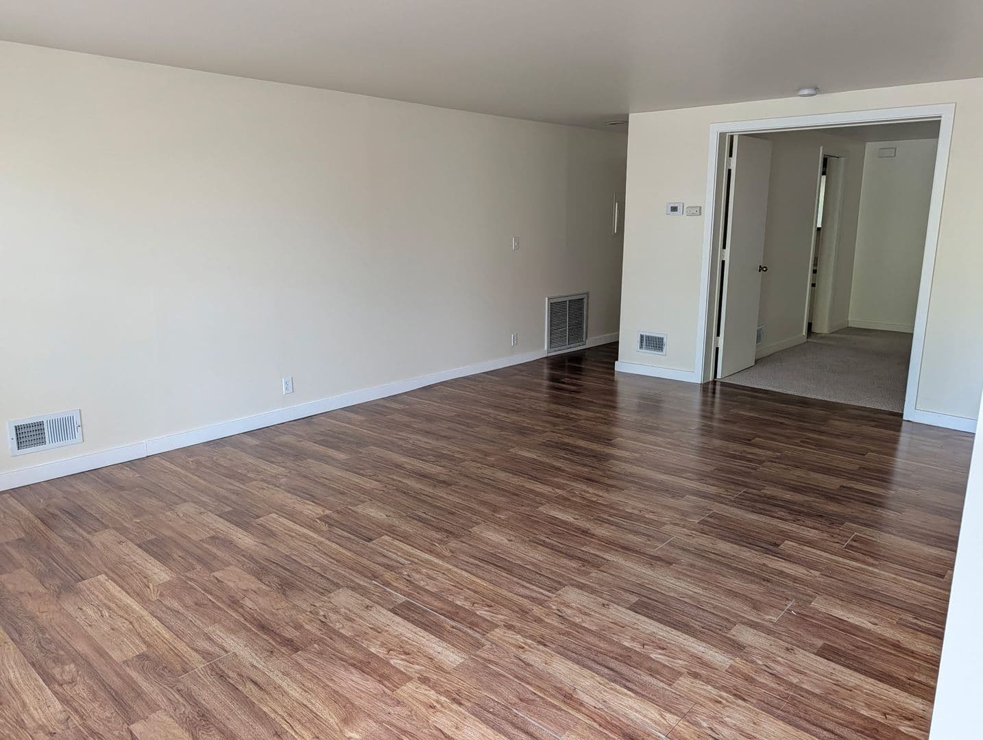 Vallejo Apartment: 214 Kentucky Street