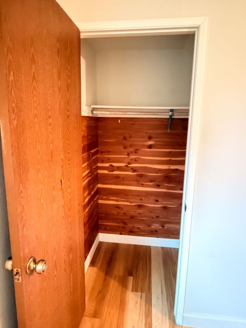 Dixon House: 950 Pembroke Way