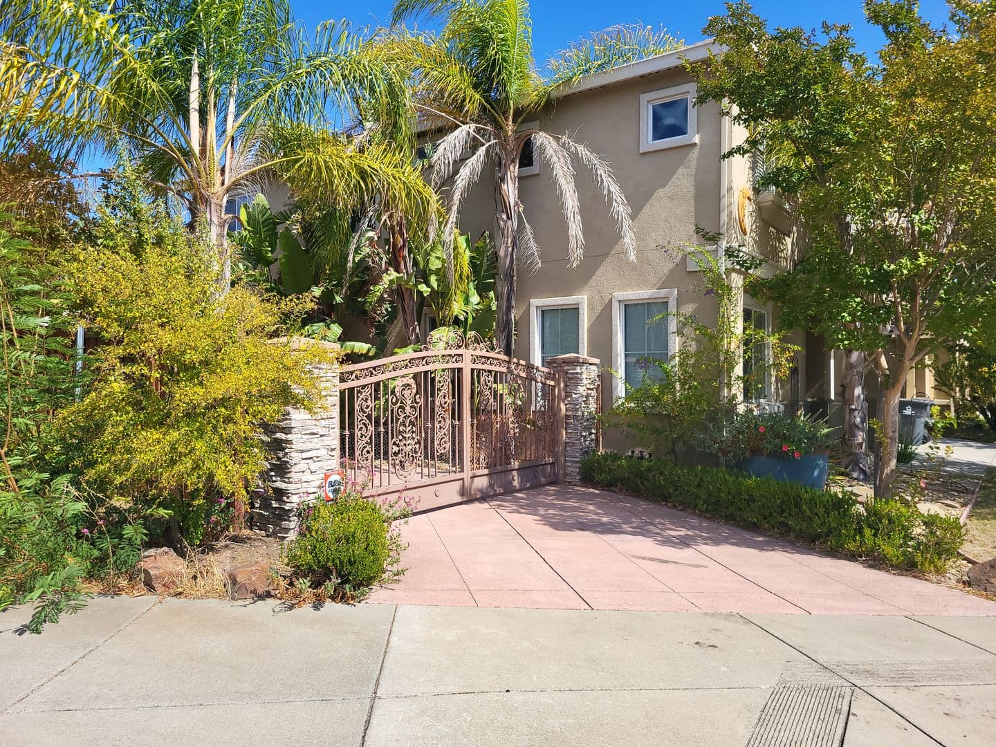 Fairfield House: 3891 Danbury Way
