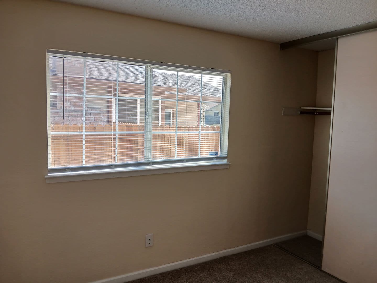 Vallejo House: 400 Mokelumne Drive